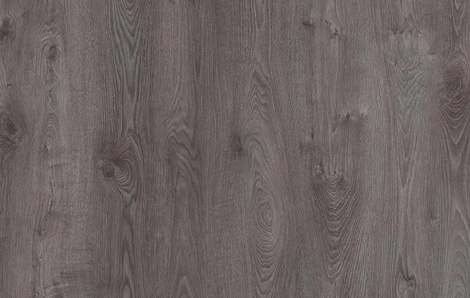 The pattern on the Toros Effect laminate accurately conveys the texture of oak wood, also due to the presence of a 4-sided V-shaped chamfer, which, moreover, can visually lengthen (expand) your room.